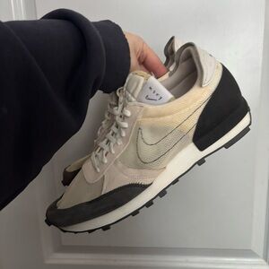 Nike Men’s 10.5 Daybreak Type Light Orewood White Black Athletic Sneakers